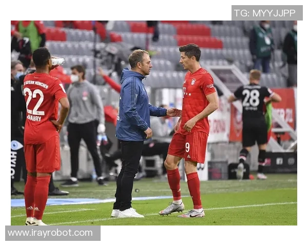 莱万重返安联球场引发拜仁球迷愤怒声讨：背叛与忘恩负义的双重指责