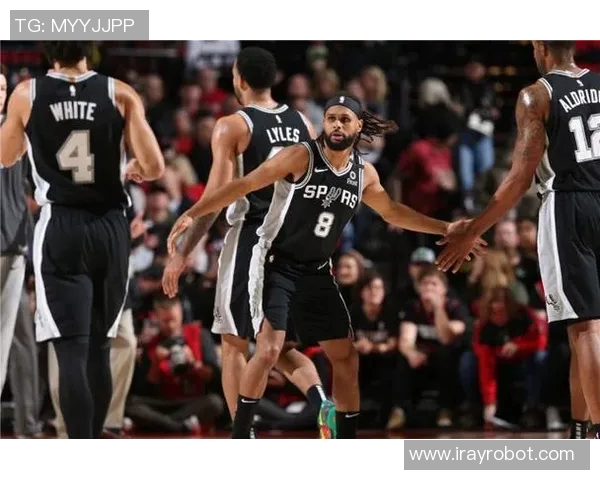 勇士与马刺激战正酣文字直播全程回顾精彩瞬间和战术分析